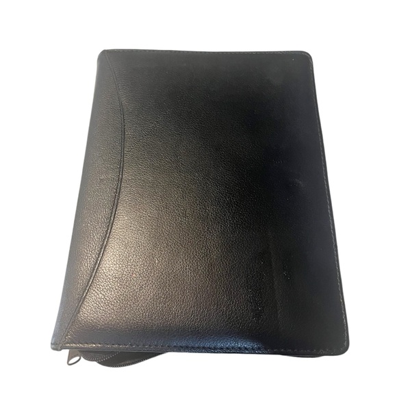 DayRunner Leather Planner - Picture 3 of 6